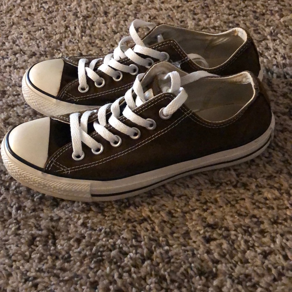 Unisex brown converse sneakers